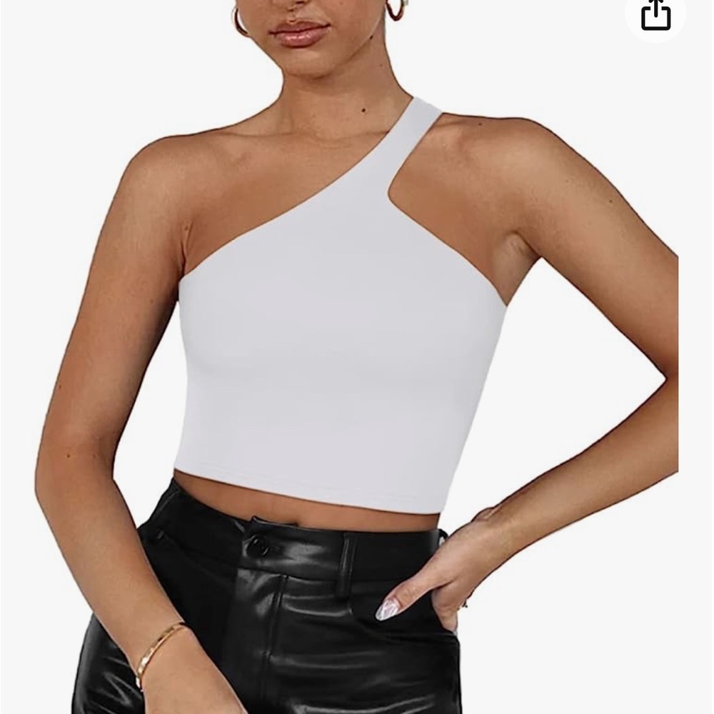 Reoria one shoulder crop tops